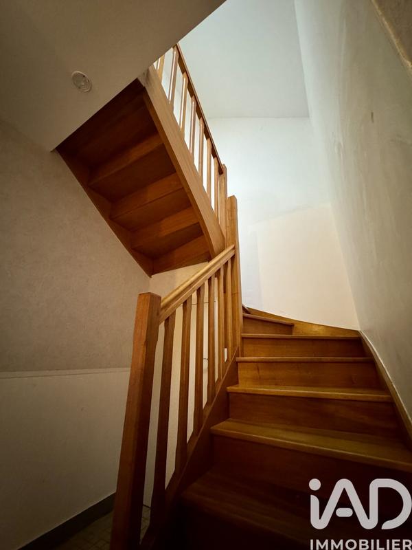 Maison - 219 m² - 14 pièces