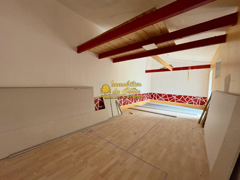 Maison - 200 m² - 8 pièces