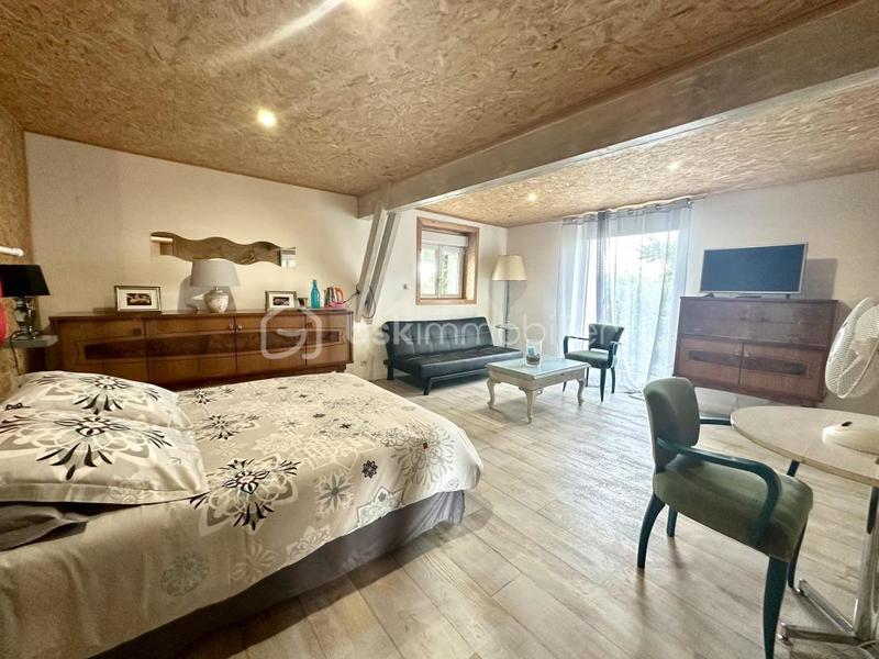 Maison - 340 m² - 8 pièces