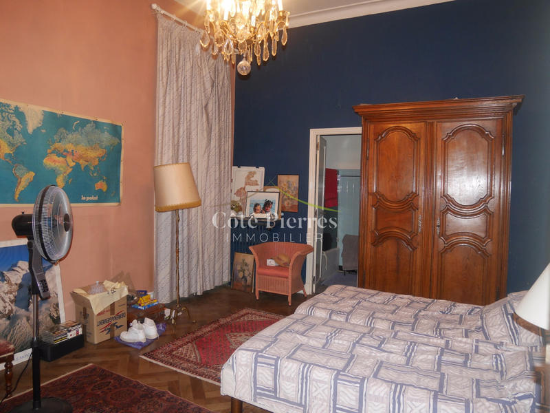 Propriété - 340 m² - 10 pièces