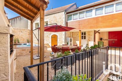 Maison de ville - 250 m² - 9 pièces