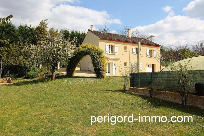 Maison traditionnelle - 275 m² - 14 pièces