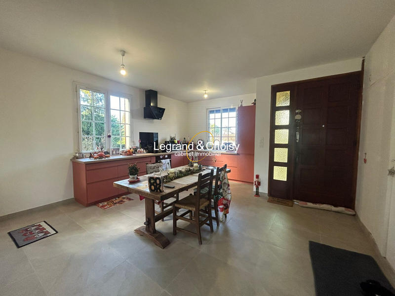 Maison - 200 m² - 8 pièces