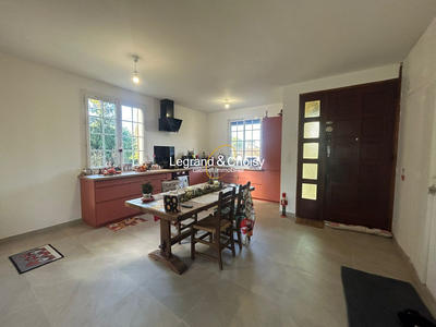 Maison - 200 m² - 8 pièces