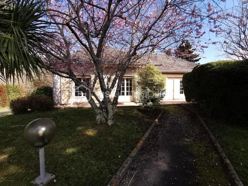 Maison traditionnelle - 162 m² - 5 pièces