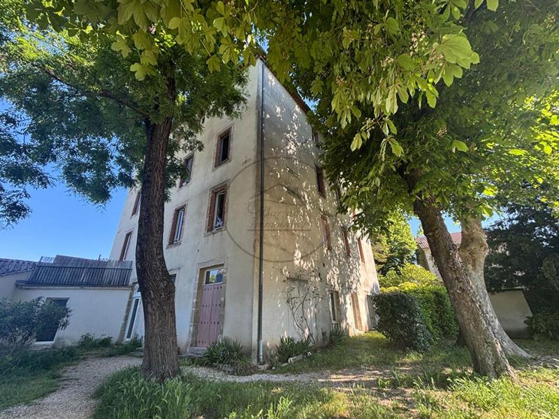 Immeuble - 700 m² - 30 pièces