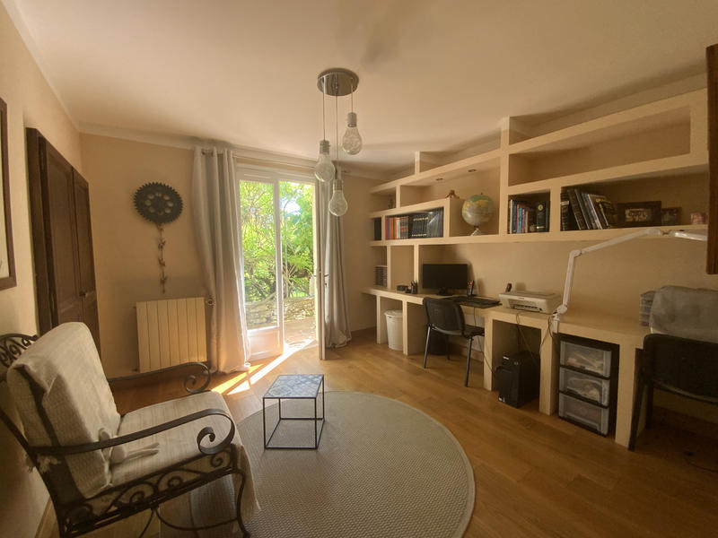 Maison - 210 m² - 6 pièces