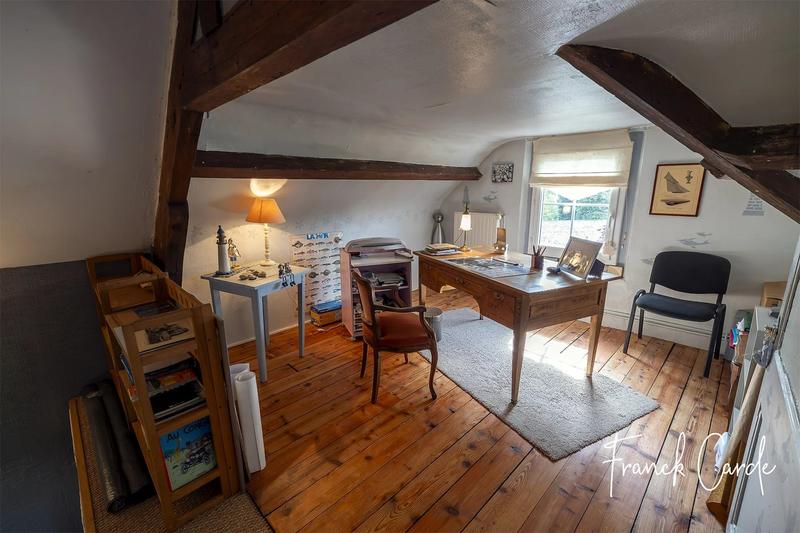 Maison - 198 m² - 8 pièces