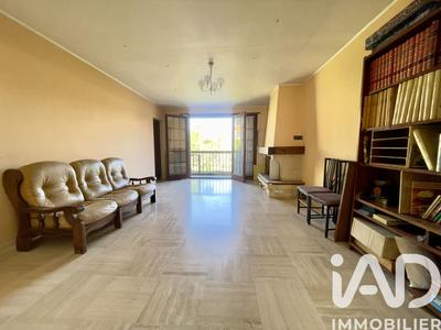 Maison - 225 m² - 9 pièces