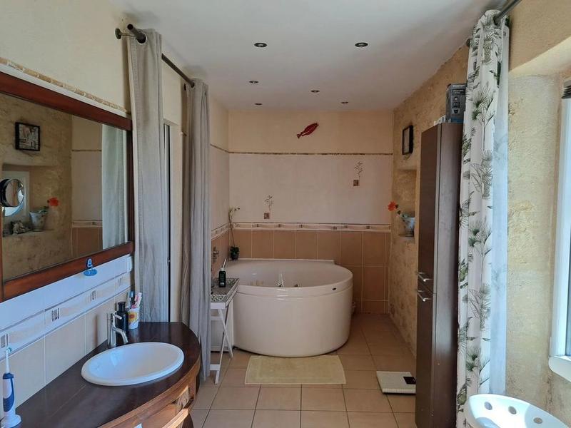 Maison - 158 m² - 6 pièces