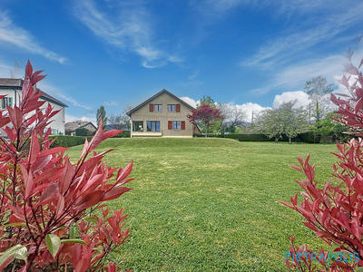 Maison traditionnelle - 125 m² - 4 pièces