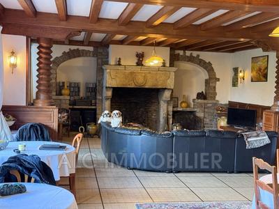 Propriété - 1 040 m² - 24 pièces