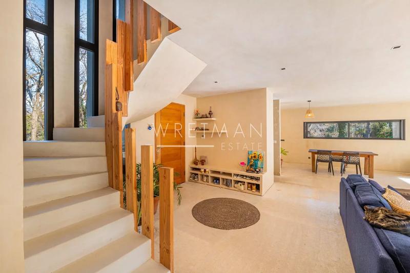 Maison - 222 m² - 6 pièces