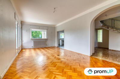 Maison - 180 m² - 5 pièces