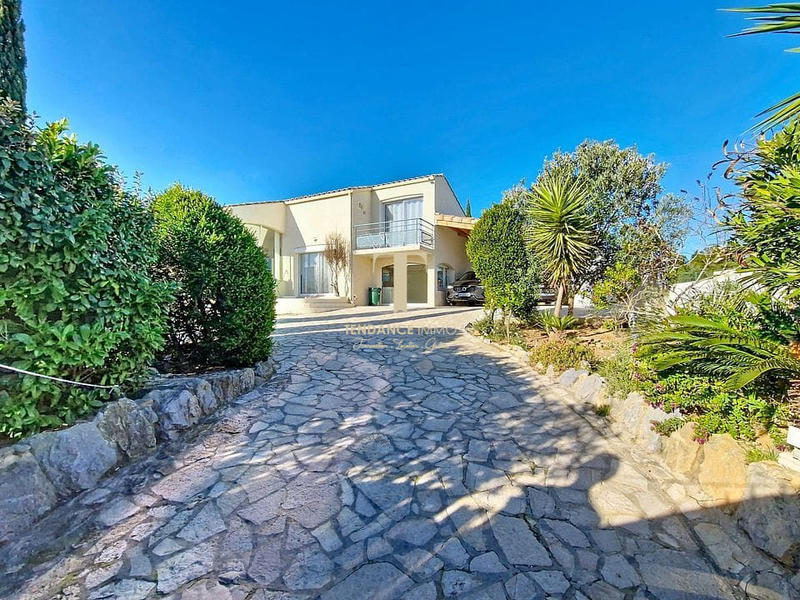 Villa - 163 m² - 6 pièces