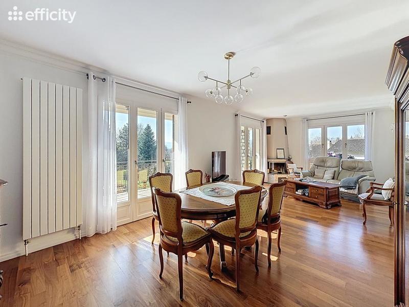 Pavillon - 226 m² - 6 pièces