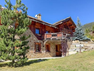 Châlet - 375 m² - 9 pièces