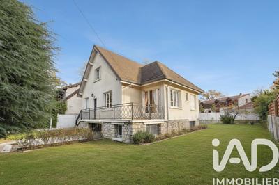 Maison - 99 m² - 5 pièces