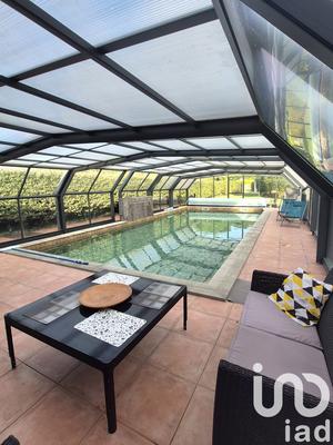 Maison - 220 m² - 6 pièces