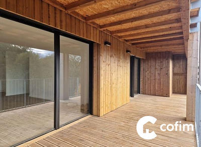 Appartement - 93 m² - 4 pièces