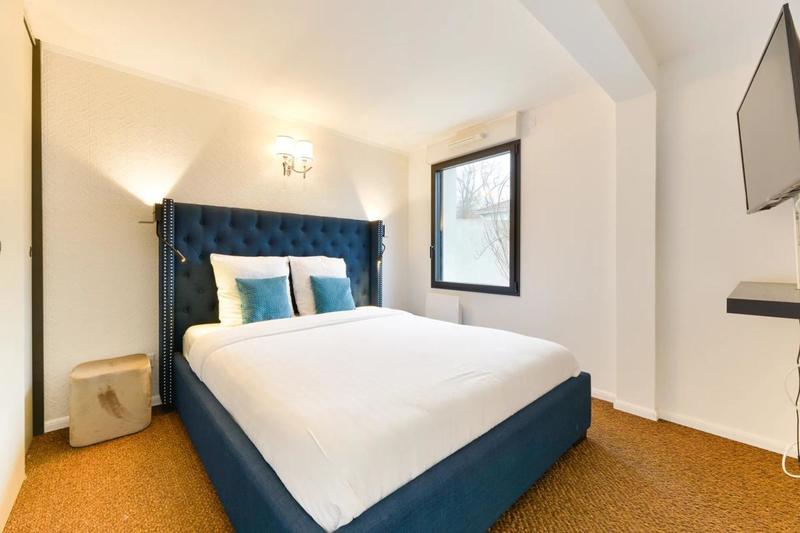 Maison - 450 m² - 21 pièces