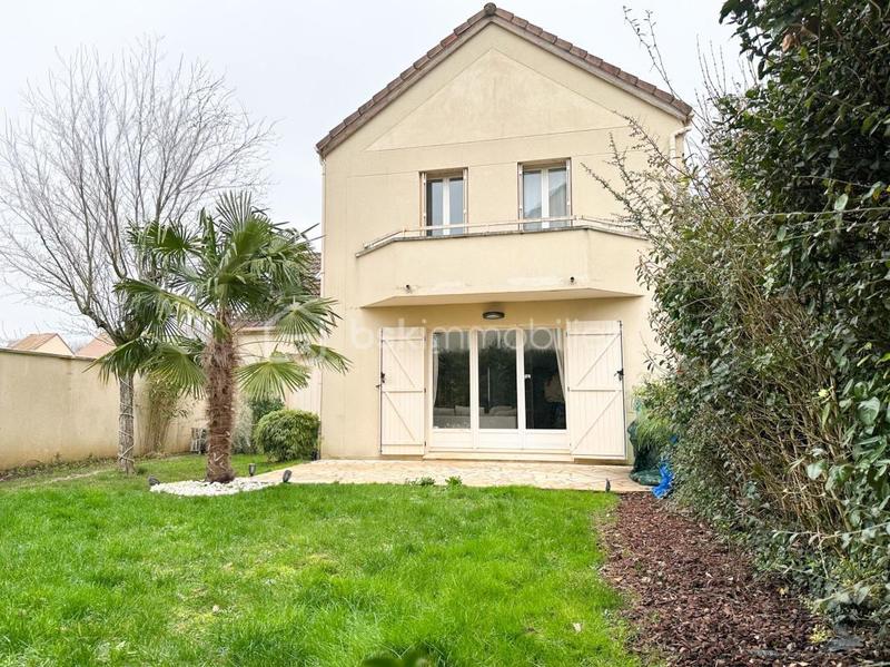 Maison - 95 m² - 5 pièces