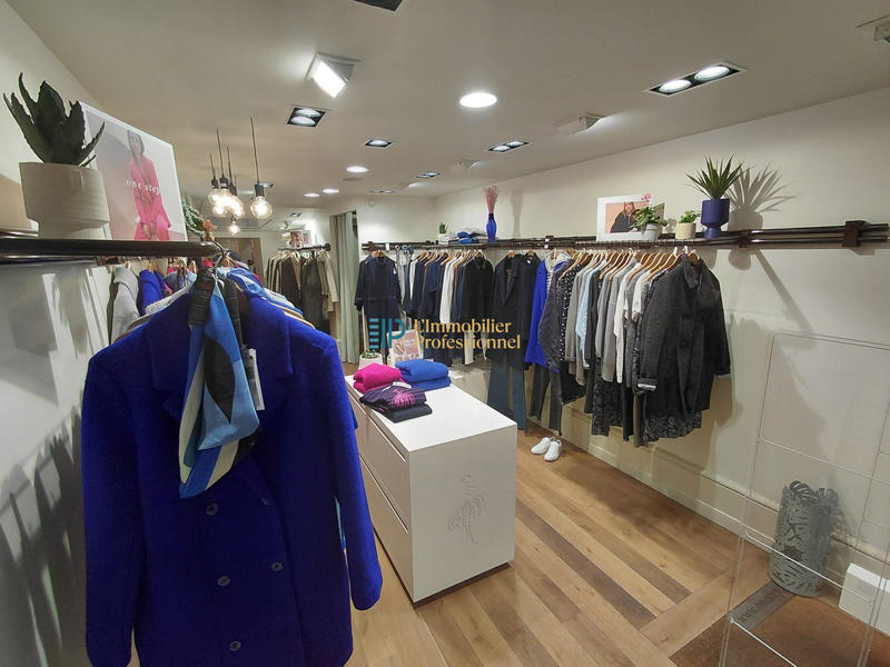 Local commercial - 94 m² - 2 pièces