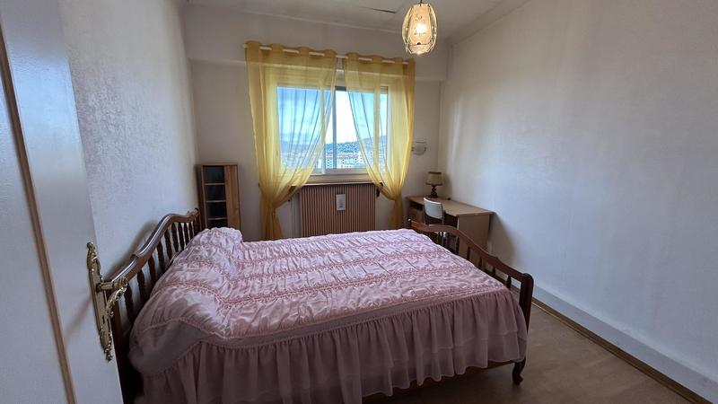 Appartement - 9 247 m² - 5 pièces