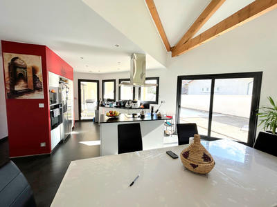 Maison - 208 m² - 9 pièces