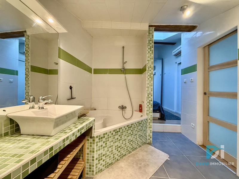 Maison - 204 m² - 4 pièces