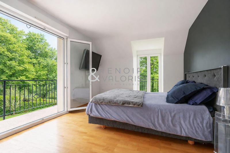 Maison - 269 m² - 7 pièces