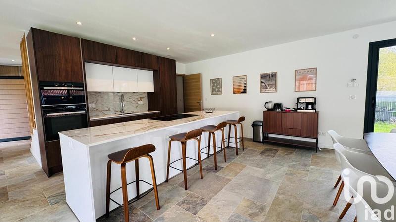 Maison - 170 m² - 6 pièces