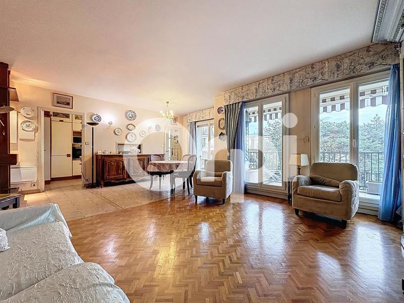 Appartement - 99 m² - 5 pièces