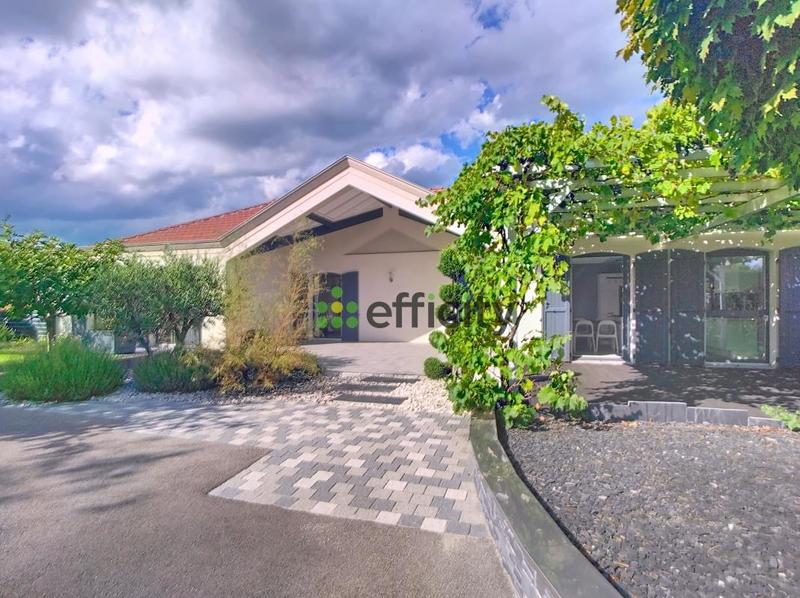 Maison - 205 m² - 8 pièces