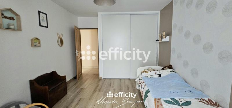 Villa - 279 m² - 9 pièces