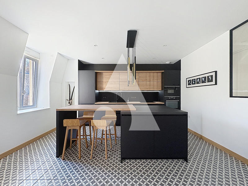 Appartement - 143 m² - 5 pièces