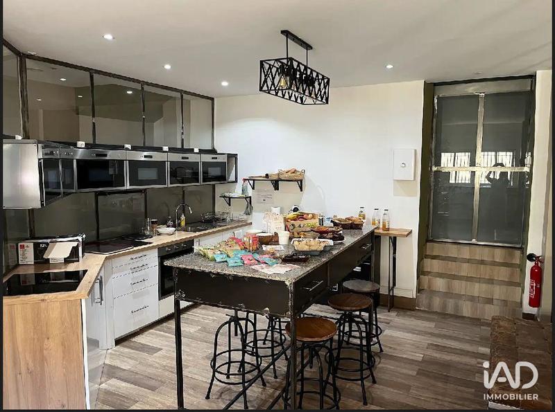 Local commercial - 1 600 m²