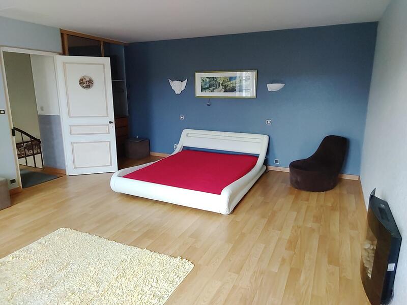 Maison - 198 m² - 7 pièces