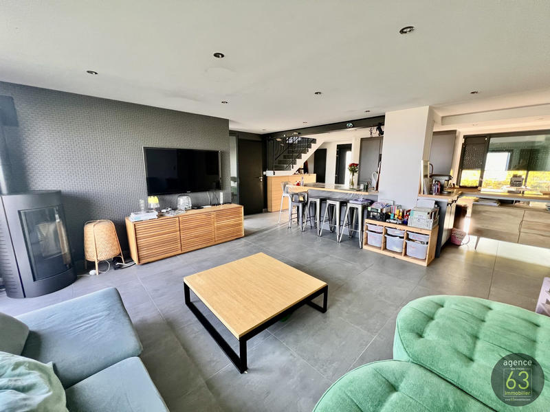 Maison - 110 m² - 4 pièces