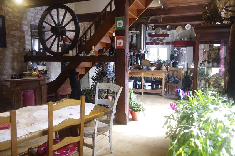 Maison - 245 m² - 8 pièces