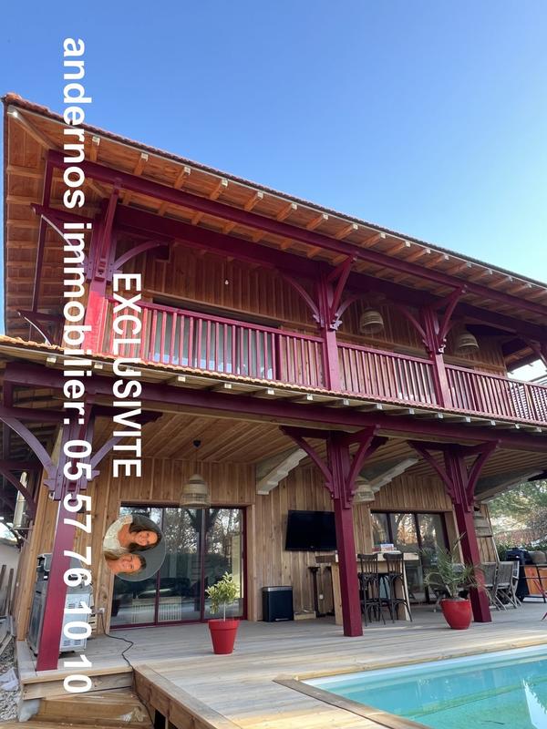 Maison - 233 m² - 7 pièces