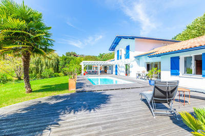 Maison - 294 m² - 9 pièces