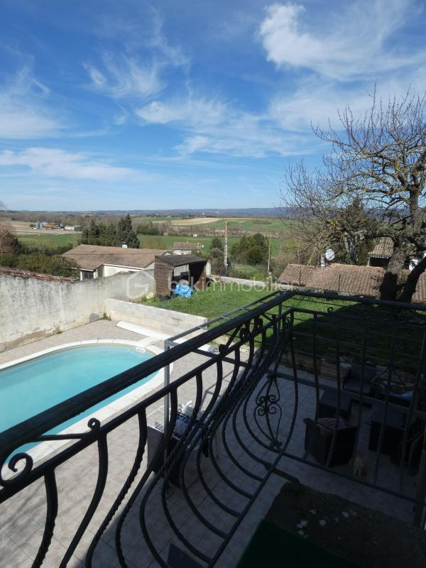 Maison de village - 211 m² - 10 pièces