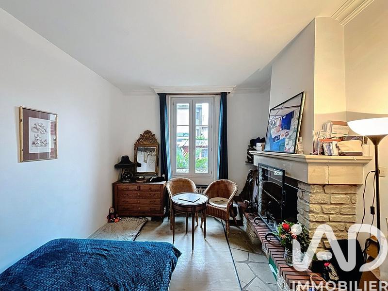 Maison de ville - 200 m² - 10 pièces