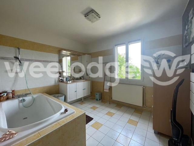 Maison traditionnelle - 140 m² - 6 pièces