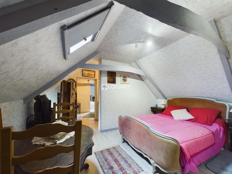 Maison - 180 m² - 8 pièces