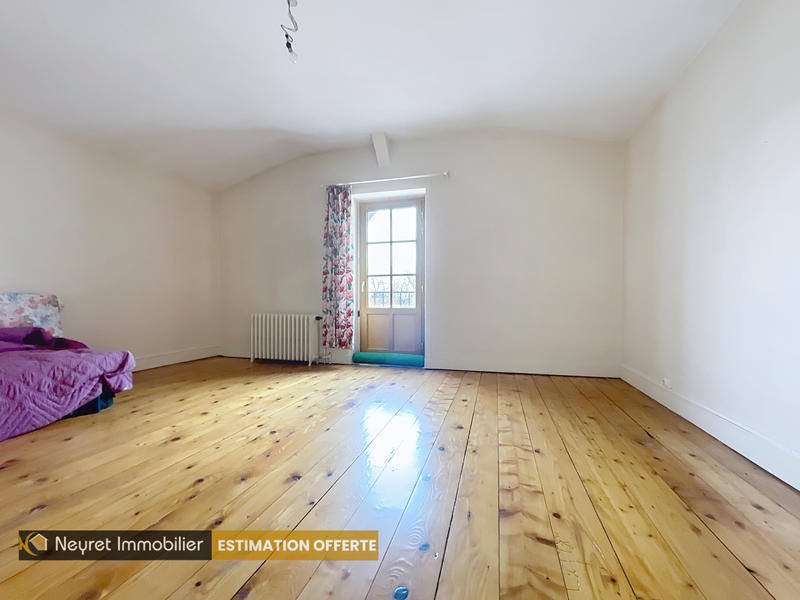 Propriété - 172 m² - 6 pièces