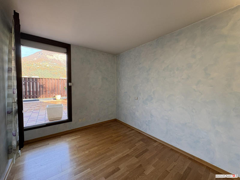 Appartement - 99 m² - 4 pièces