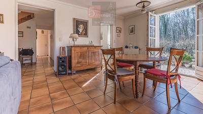 Maison - 210 m² - 6 pièces