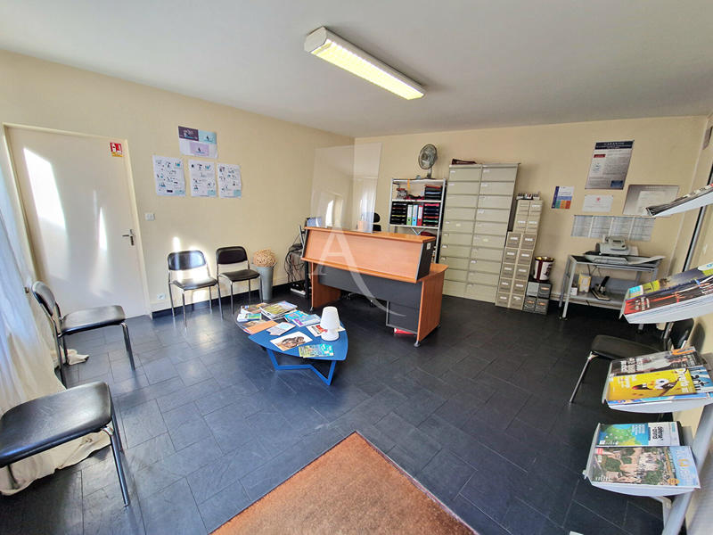 Local commercial - 190 m² - 8 pièces